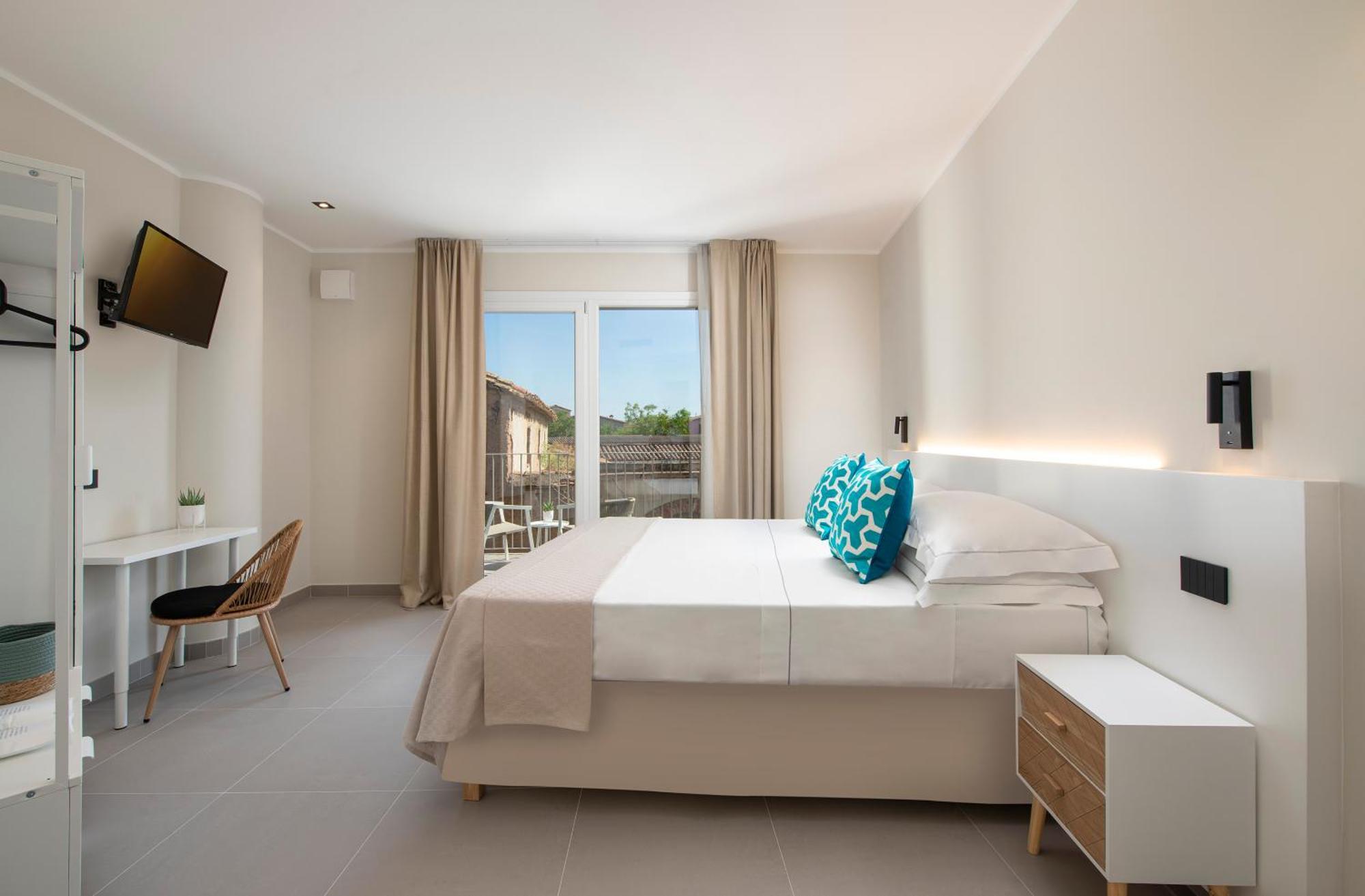 Mem Lodge And Suite Пула Экстерьер фото